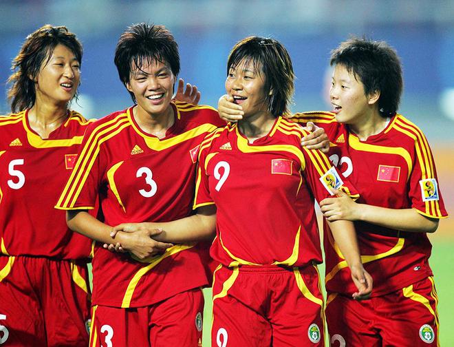 中国女足在世界足球大赛中表现出色