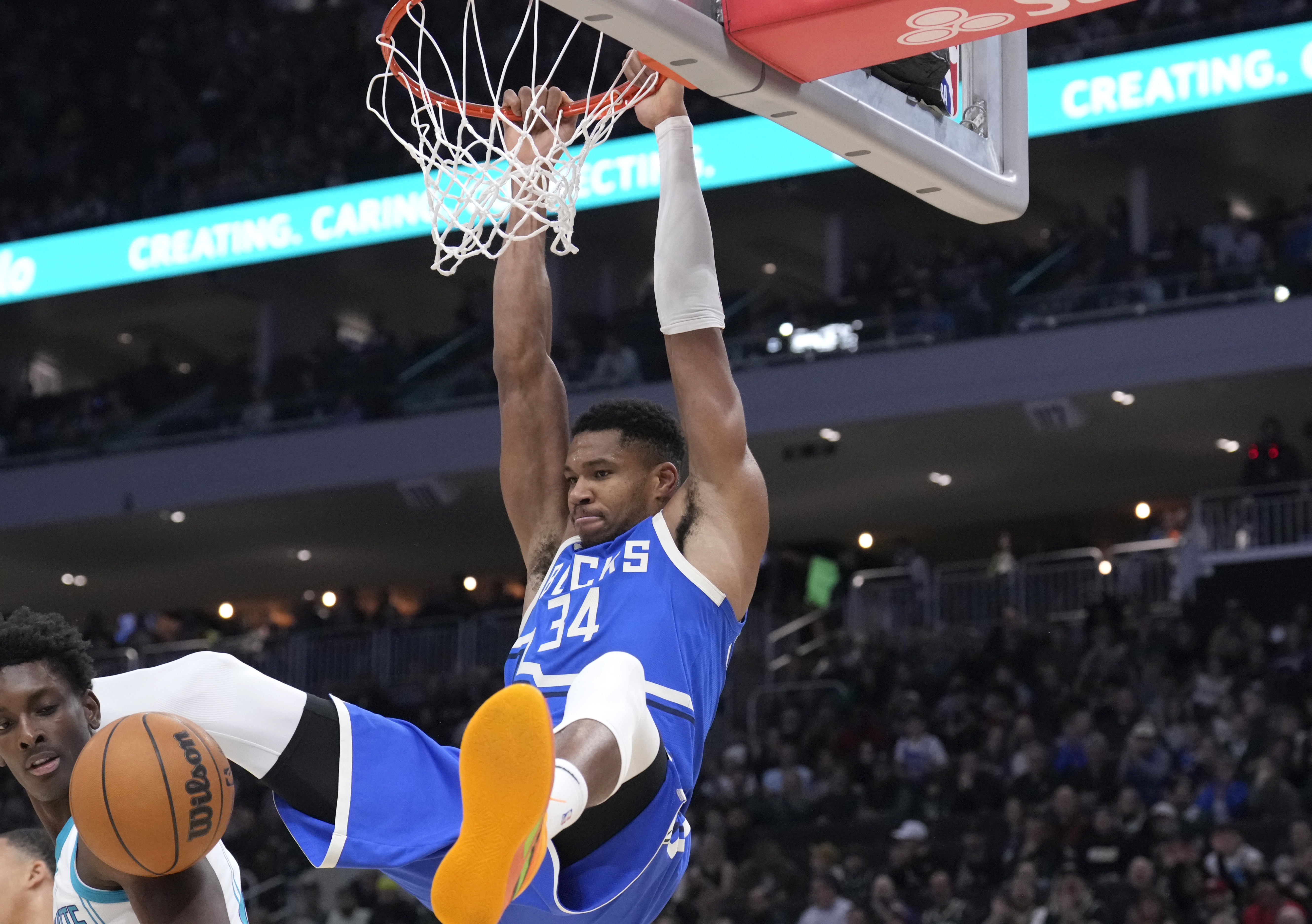 NBA五年之约：字母哥宣布续约雄鹿五年