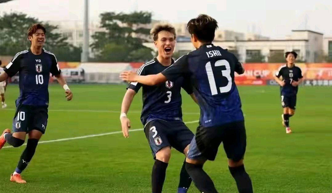东亚球员在国际足球比赛中闪耀登场