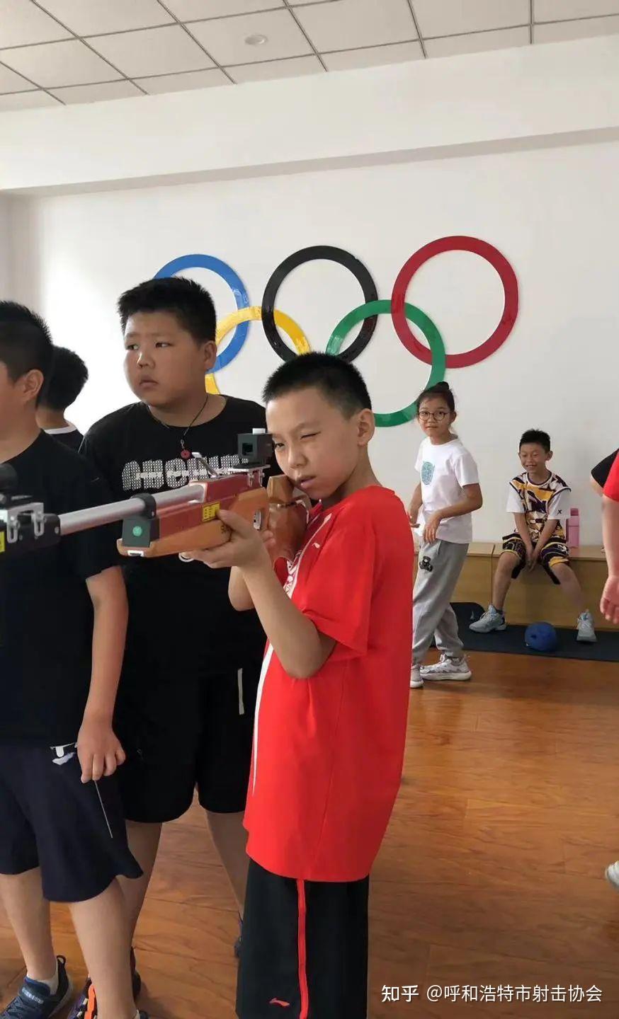 FB体育官网-呼和浩特队员备战比赛，教练组全力培养队员