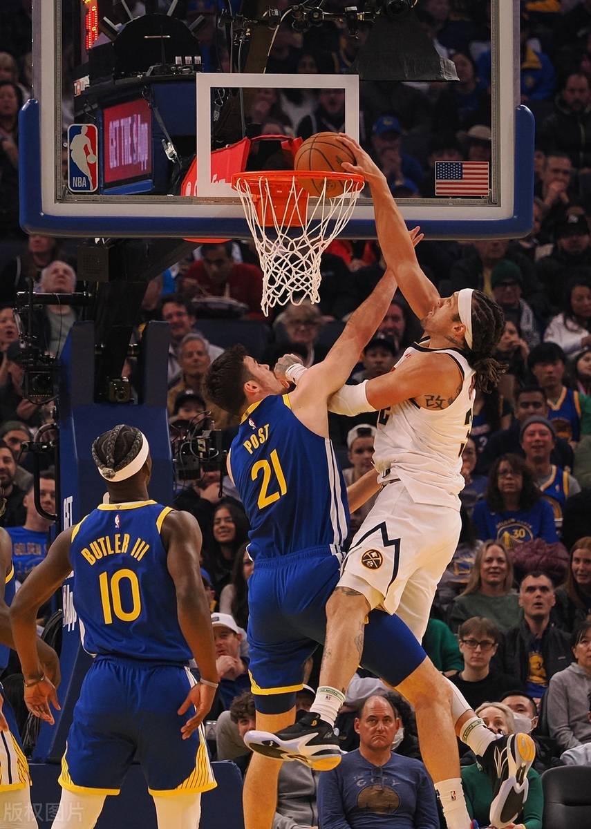 FB体育-NBA球员的努力和汗水点亮球场