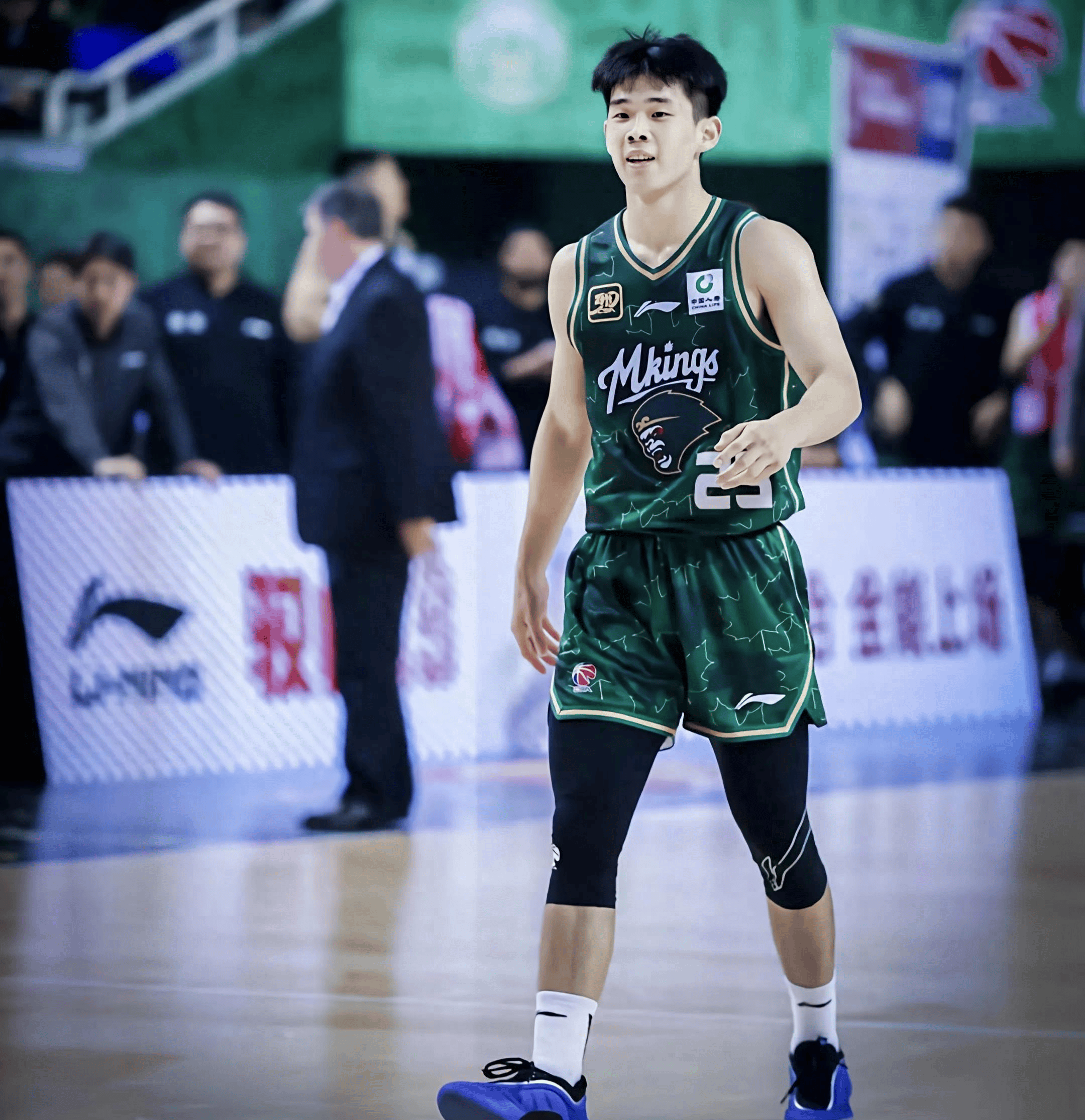 FB体育官网-NBA选秀大会即将举行，年轻球员备战